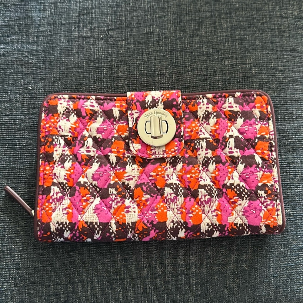 Vera Bradley Women’s Turn lock Wallet in Houndstooth Tweed